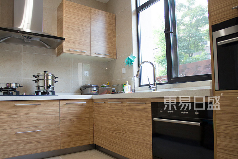 新中式风格厨房L型橱柜效果图