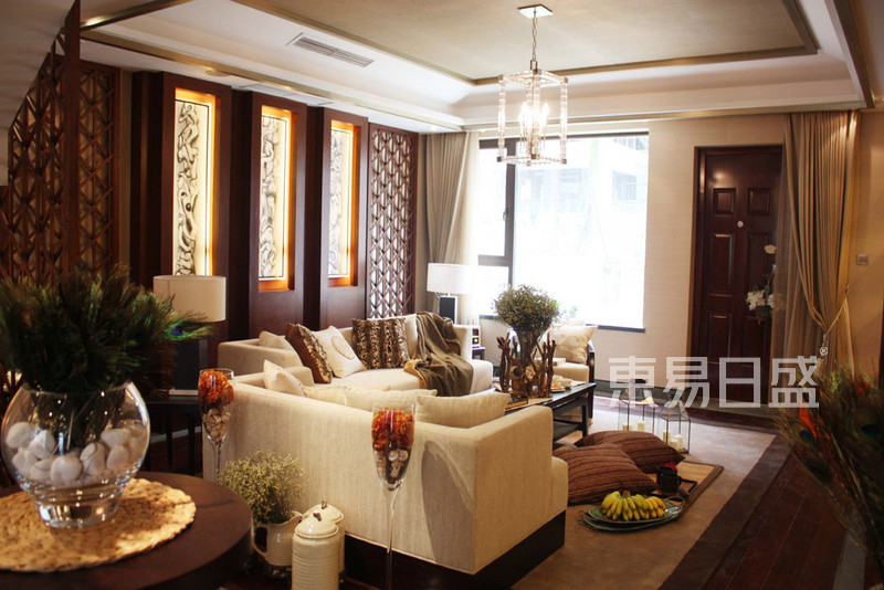 客厅是中式与现代的混搭！
