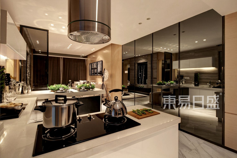 11款既实用又美观的开放式厨房收纳设计赏析